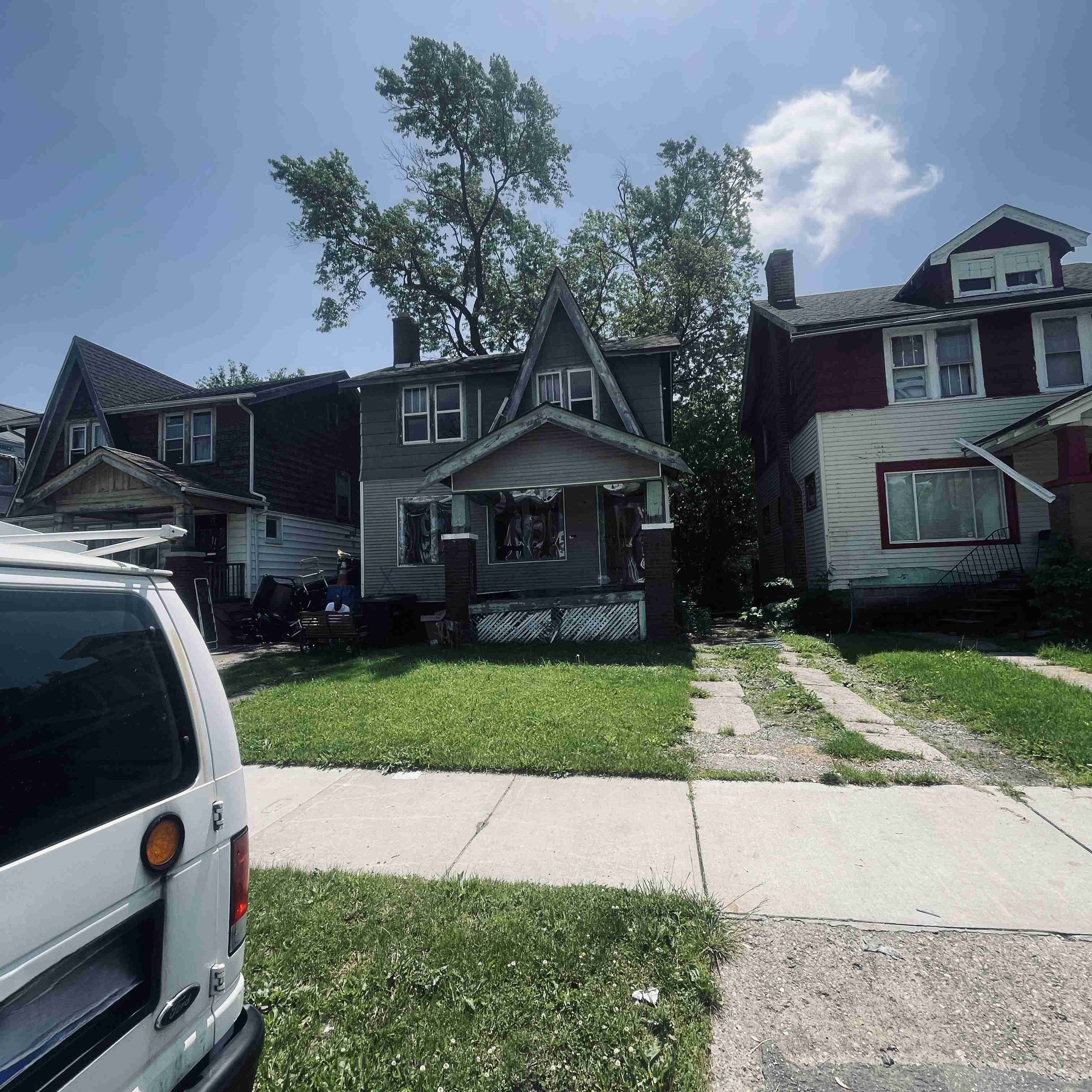 2537 Fullerton (2).jpg